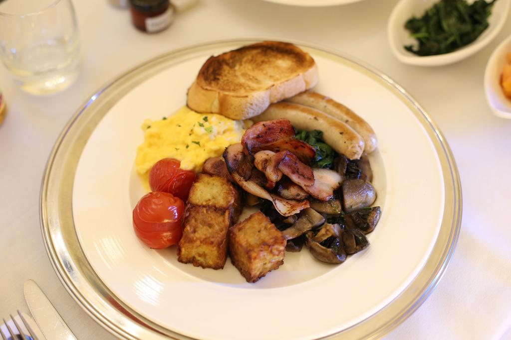 ホテル トレジャリー ブリスベン エクステリア 写真 A vegetarian breakfast